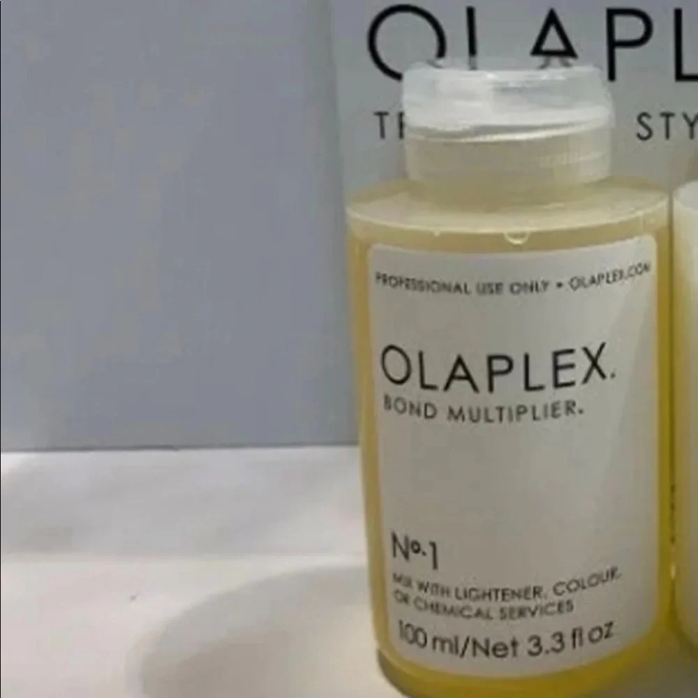 Traveling Stylist Kit: 1 Olaplex # 1